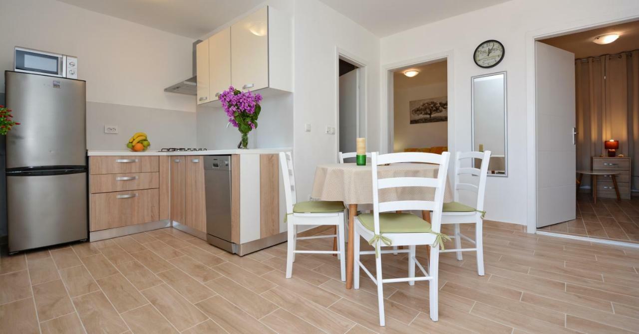 Apartmani Cesarec Basina ภายนอก รูปภาพ